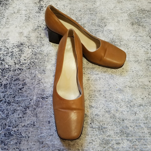 Coach Shoes - Vintage Coach heels sz 9B